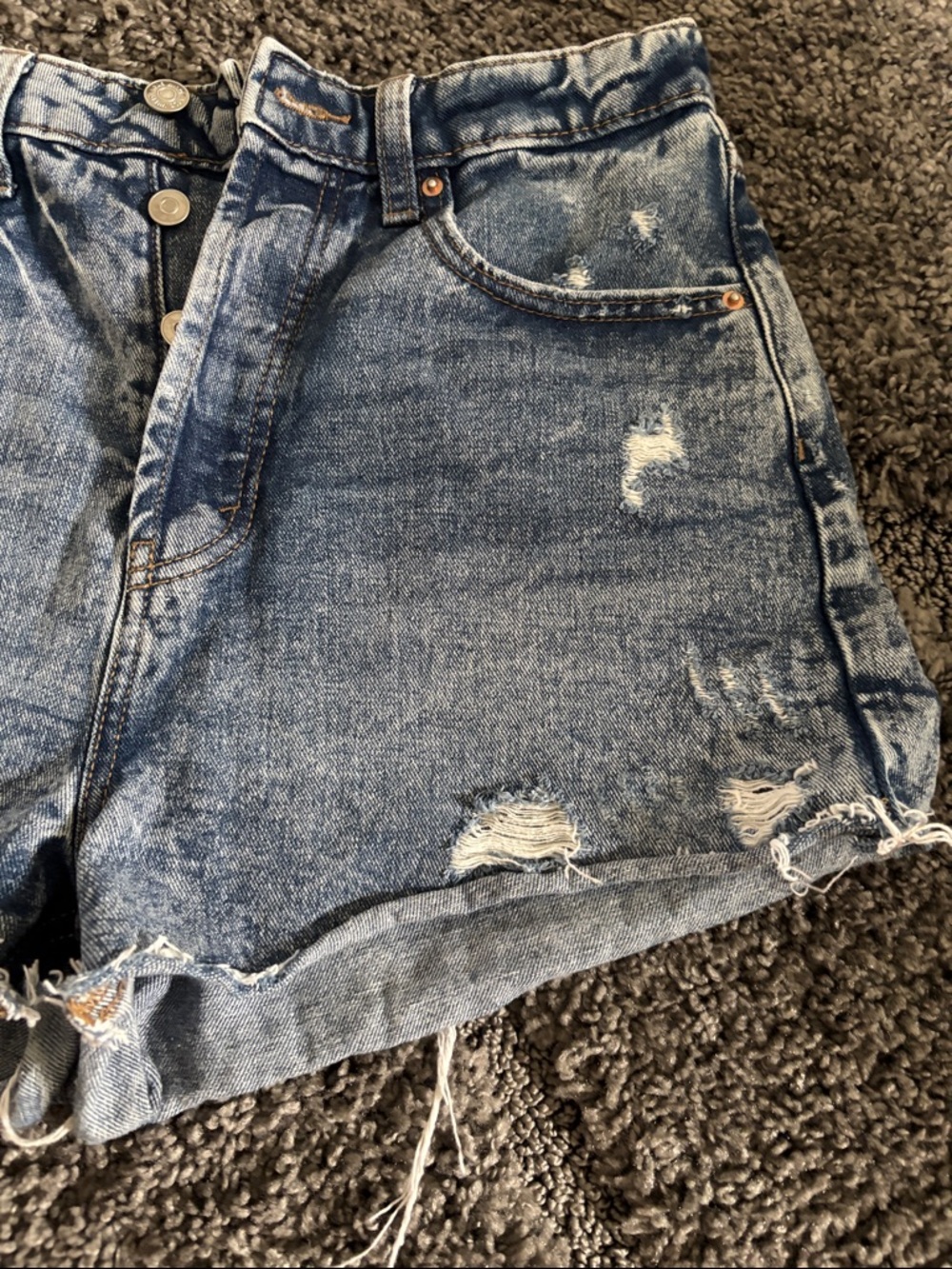 Wild Fable size 6 button down High-Rise Distressed Denim Shorts - Picture 3 of 11